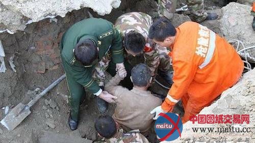 新疆伊宁8日一工地塌方 1人被活埋受重伤