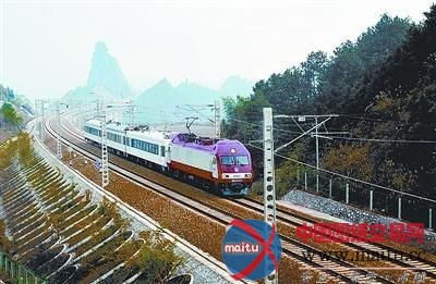 世界最难修宜万铁路将通车 历时百年投资225亿