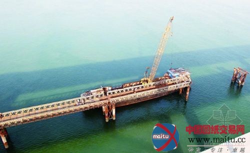 “世界最长跨海大桥”青岛海湾大桥主线贯通