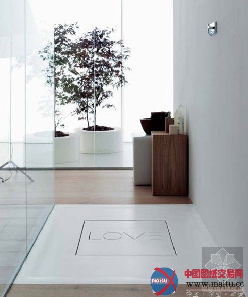 以恋爱为主题 白色简约浴室尽显时尚