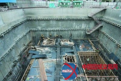 大连:足球场大“海底车站”主体封顶