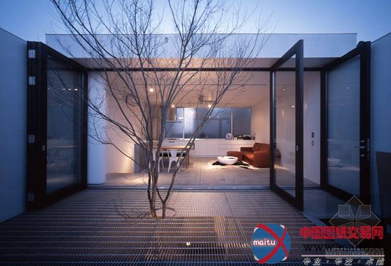 创意私密空间 日本的黑色玻璃屋