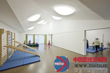 AllesWirdGut设计的奥地利KIT幼儿园开张