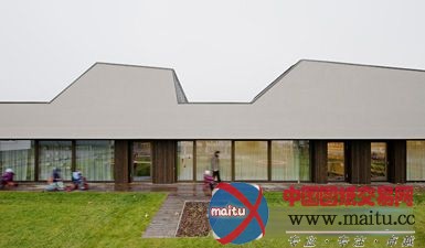 AllesWirdGut设计的奥地利KIT幼儿园开张