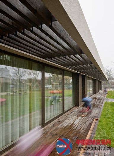 AllesWirdGut设计的奥地利KIT幼儿园开张