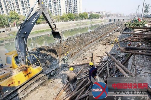 武汉铁腕治污还黄孝河一湾清水