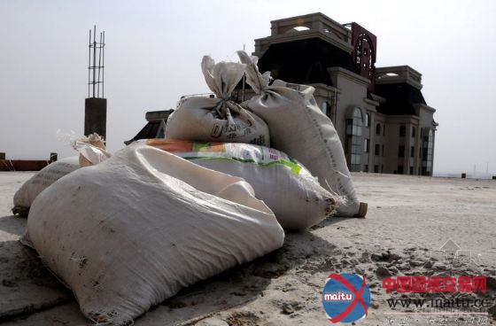 长春开始拆除“最夸张违章建筑” 房主主动拆除