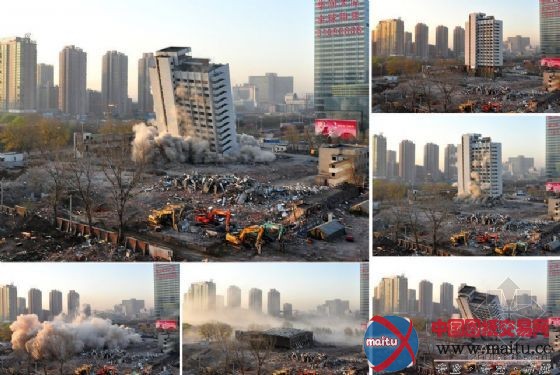 楼龄23年辽宁科技馆爆破拆除