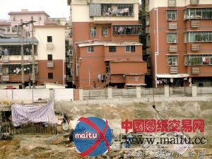 深圳:岸边房屋裂缝是否施工所致