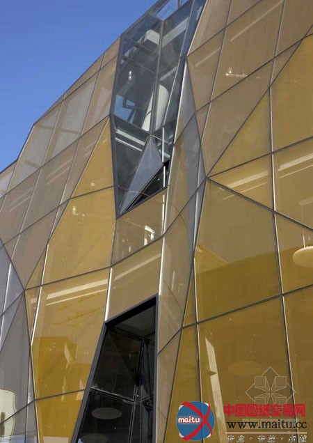 韩国首尔建造“黄钻石”商务楼