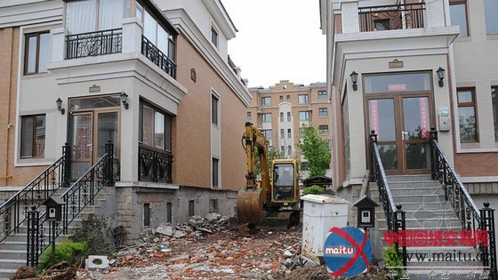 长春“最夸张违章建筑”附近新起违章建筑群