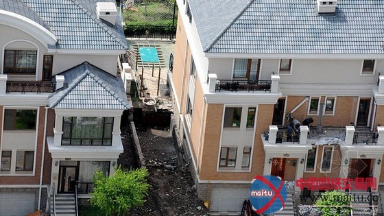 长春“最夸张违章建筑”附近新起违章建筑群