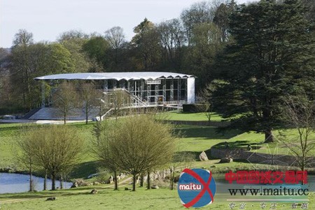 Snell事务所的英国Garsington临时歌剧馆建成