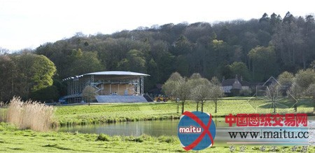 Snell事务所的英国Garsington临时歌剧馆建成