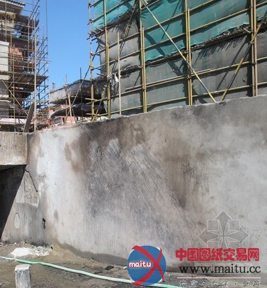 美兰湖一在建楼盘突发火情 幸无人员伤亡