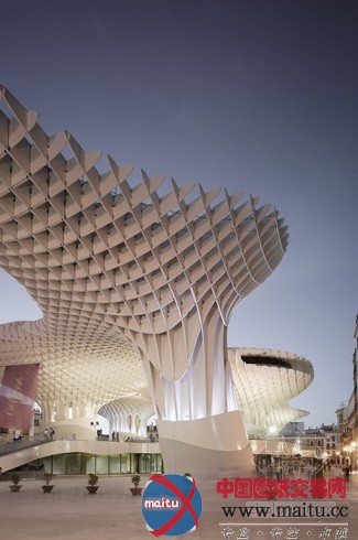 西班牙 Metropol Parasol 世界规模最大的木结构建筑