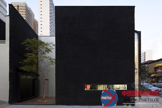 Una Arquitetos 设计的Garoa商店