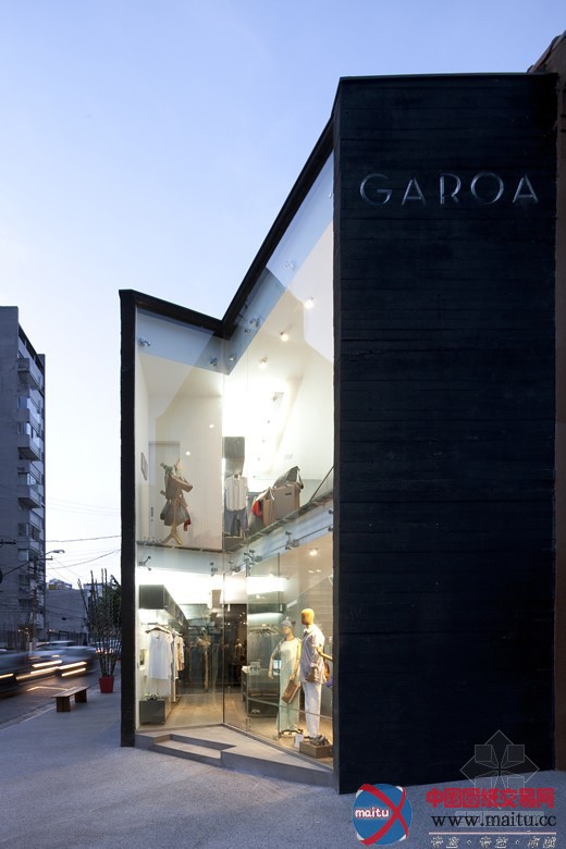 Una Arquitetos 设计的Garoa商店