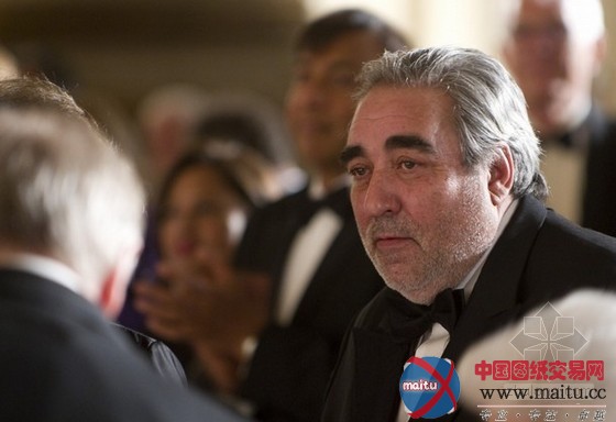 奥巴马出席普利茨克奖颁奖典礼 并盛赞德·莫拉