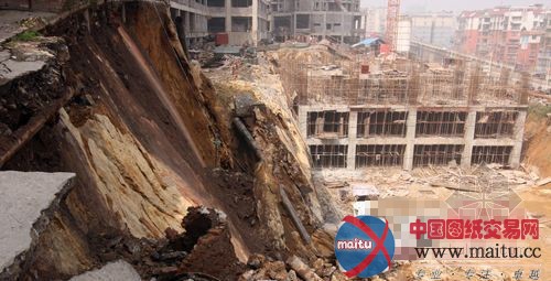 遵义某房产项目违规施工 造成大面积垮塌