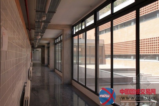 Fernandez Sole Rmonrabal设计的小学