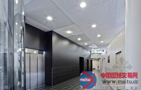 法国普罗旺斯历史城区建造新的警局