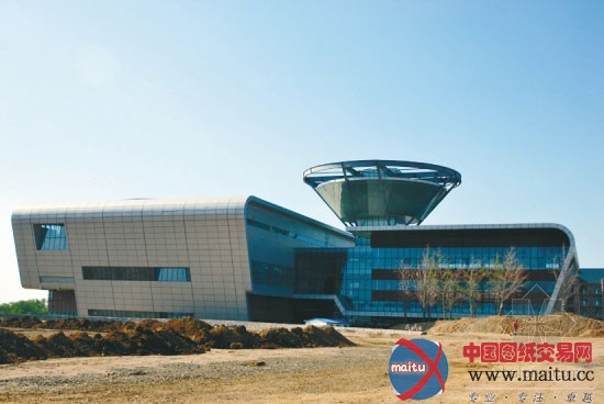 辽宁体育训练中心总体布局“一轴”+“双心”