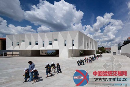 Barbosa & Guimaraes设计葡萄牙戈韦亚法院