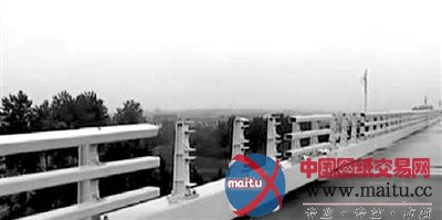 监理缺失:胶州湾大桥未完工即通车