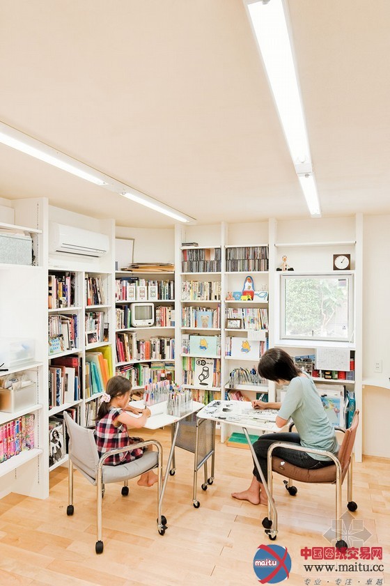 日本中目黑住宅 滑梯连接三层楼