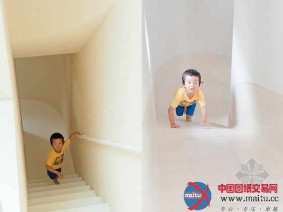 日本中目黑住宅 滑梯连接三层楼
