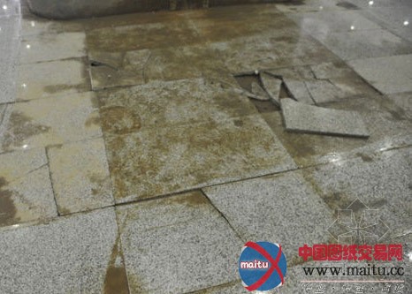 暴雨侵袭 南京南站地基下沉