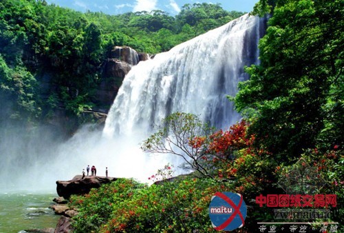 暑期观清凉之旅观瀑布美景