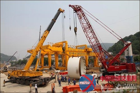 长沙地铁2号线“鼎丰号”盾构机始发