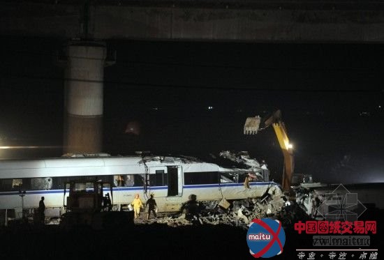 温州追尾动车被拆解 移至温州西站作进一步处理