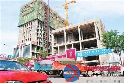 钢管从天而降 一民工当场被砸身亡