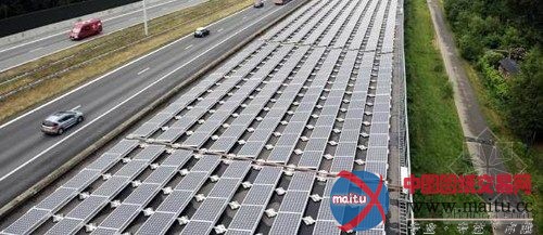 全球首列太阳能火车在比利时投入运营