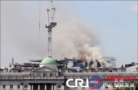 伦敦马可尼大厦着火 部分交通瘫痪