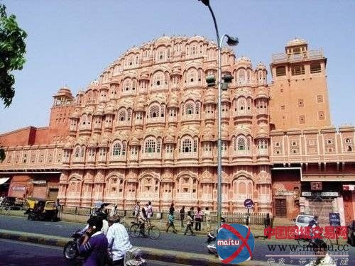 迪拜塔被制成乐高积木玩具