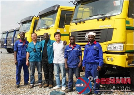 进出口海外团小组在加纳港口驻点验车