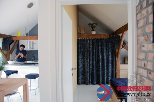 斯洛文尼亚废弃农仓改建住宅