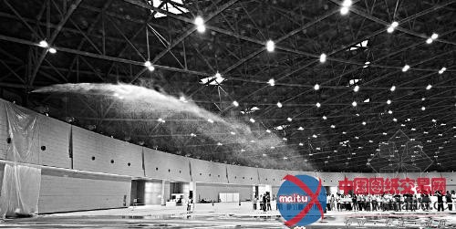 太原市飞碟穹顶设置976个排烟窗口