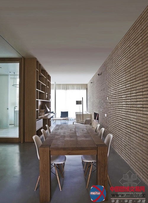 YLAB设计巴塞罗那原木色公寓