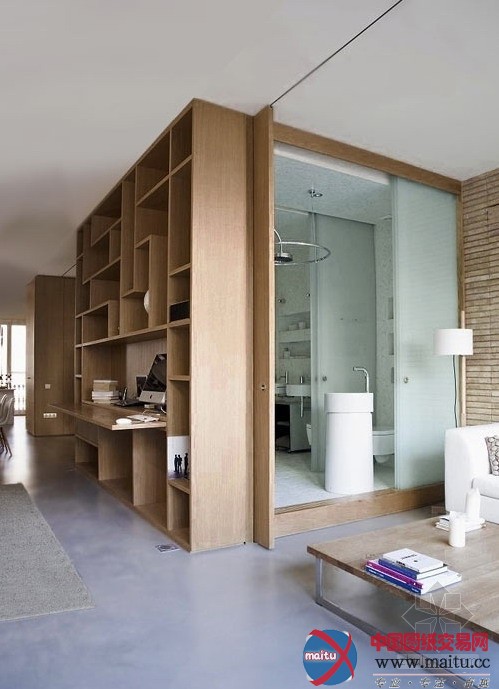 YLAB设计巴塞罗那原木色公寓