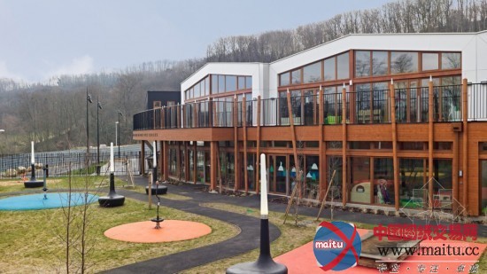 G Architecture设计的法国le Bois des Gelles娱乐中心