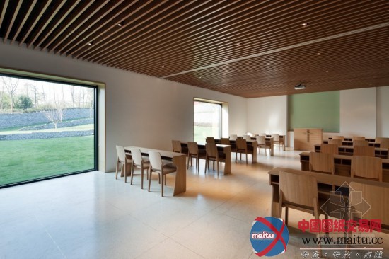 日本山设计工房设计的美丽洲教堂