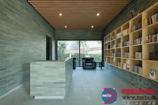 日本山设计工房设计的美丽洲教堂