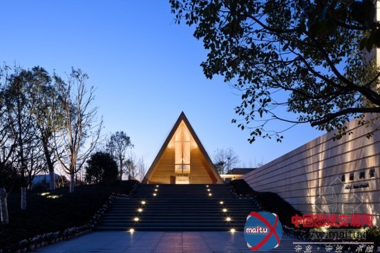 日本山设计工房设计的美丽洲教堂