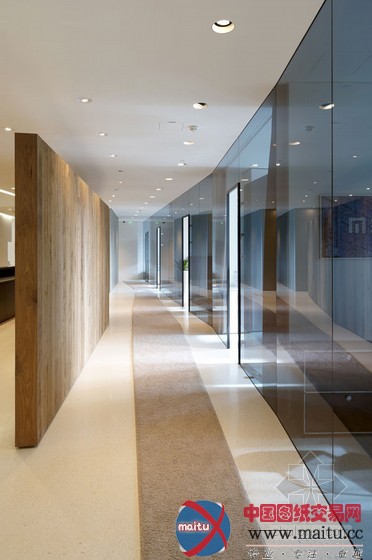 landau + kindelbacher设计的Signa Holding 新办公室