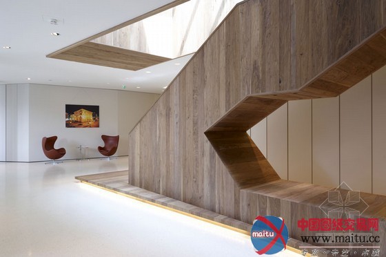 landau + kindelbacher设计的Signa Holding 新办公室